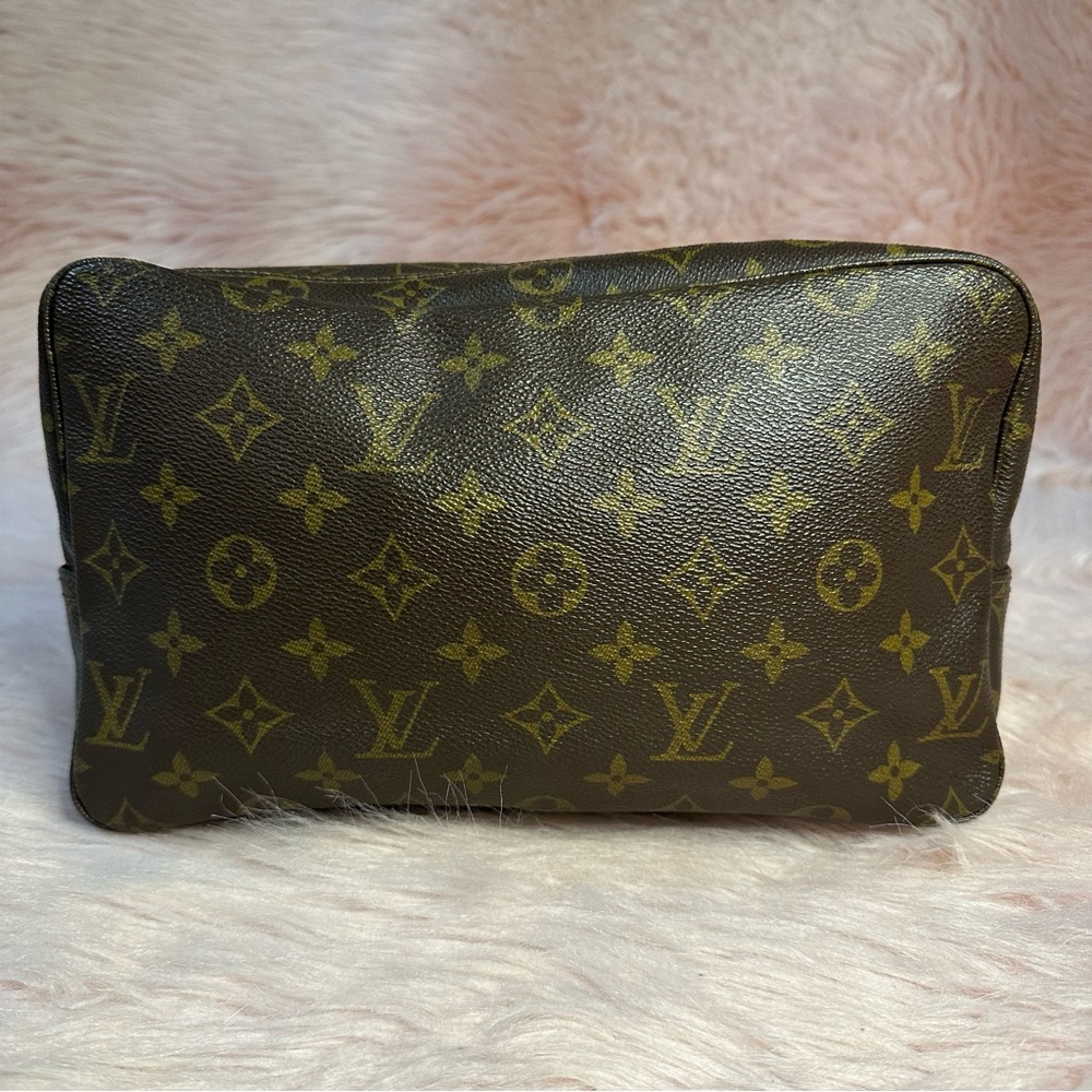 🟥 SOLD! Louis Vuitton Trousse 28 Monogram Toiletry Bag Makeup Pouch